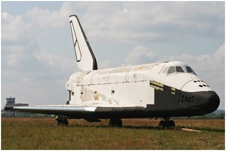 Top 10 Largest Planes Ever Built: A Buran-class orbiter. Image source: Alan Wilson/ Wikipedia